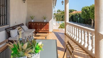 Vila (Multiple Bedrooms) | Interior