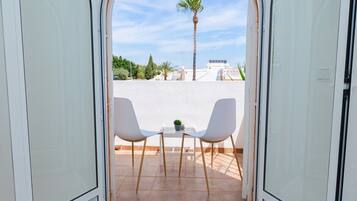 Studio (2 Bedrooms) | Interior