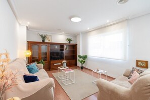 Interior - Stars Courtyard by Fidalsa (Elche)