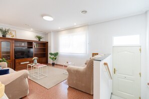 Interior - Stars Courtyard by Fidalsa (Elche)