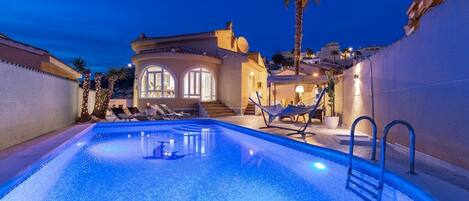 Villa (3 Bedrooms) | Front of property