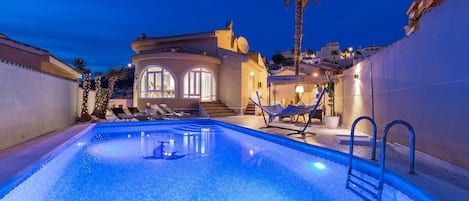 Utomhuspool