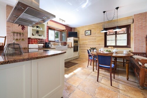 The Basque Experience by Fidalsa