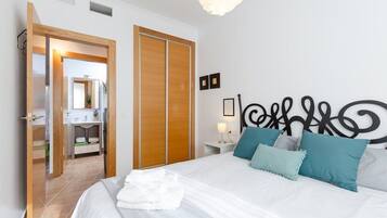 Studio (2 Bedrooms) | Interior