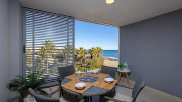 Apartment (3 Bedrooms) | Front of property