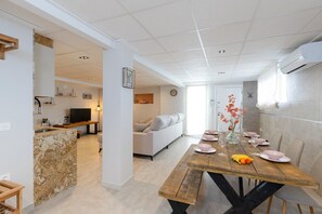 Interior - Ocean Blue Eyes by Fidalsa (Guardamar del Segura)