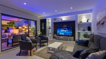 Villa (6 Bedrooms) | Interior