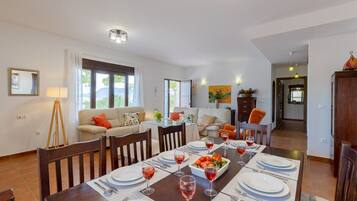 Villa (4 Bedrooms) | Interior