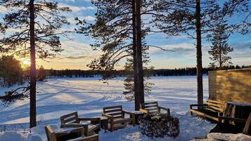 House, 3 Bedrooms, Balcony | Property grounds