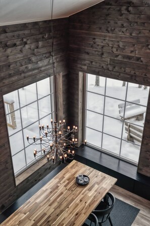 Dining room - Exclusive Arctic Hideaway (Kåbdalis)