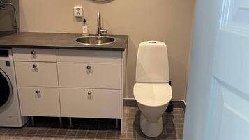House, 3 Bedrooms, Balcony | Bathroom