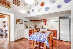 Private kitchen - Villa 'Martorell' with Private Pool, Wi-Fi and Air Conditioning (Illes Balears)