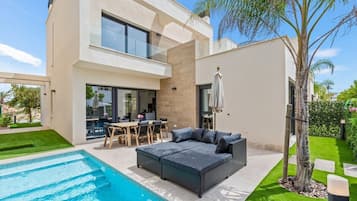 Villa (3 Bedrooms) | Front of property