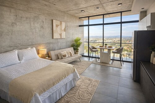 Cozy studio with AC in a superb San Salvador location