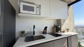 Frigorifero, microonde, macchina per tè/caffè