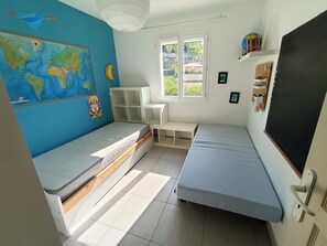 3 bedrooms, free WiFi - Villa provençal 110 m² 8 pers close to calanques, inflatable jacuzzi. (Ensuès-la-Redonne)