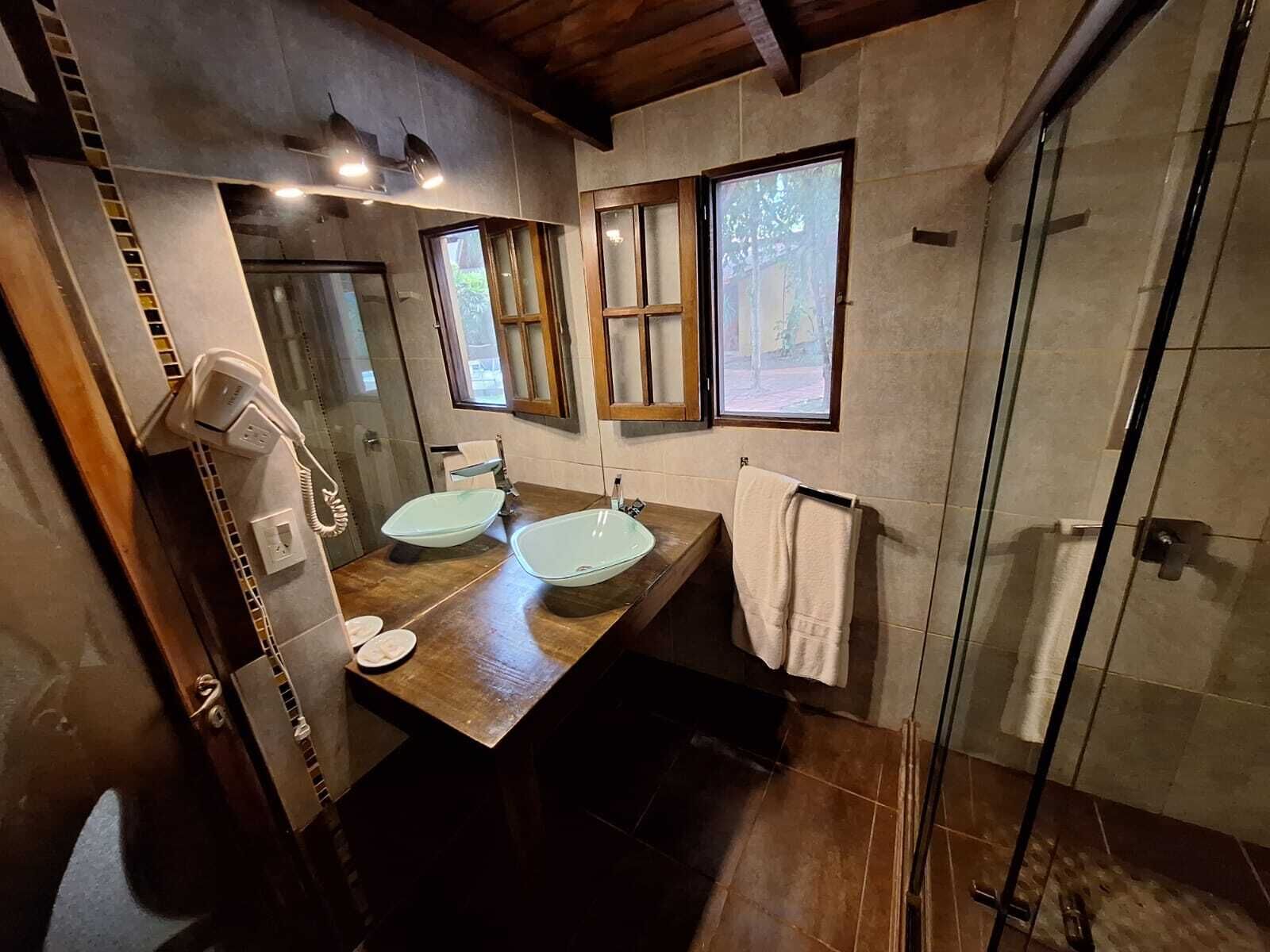 Bañera y ducha independientes, bañera de hidromasaje