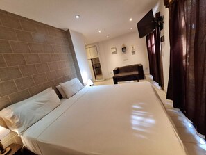 Ropa de cama hipoalergénica, minibar y decoración personalizada 
