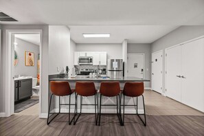 Fridge, microwave, oven, stovetop - Prime Location-Mountains-University-Hospital (Salt Lake City)