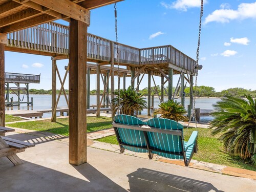 Casa Alegre - Colorado River Home | Private Dock + Minutes to Beach