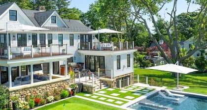 Luxurious expansive villa in prestigious Watch Hill set on 5 acres