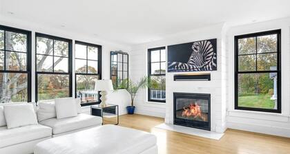 Luxurious expansive villa in prestigious Watch Hill set on 5 acres