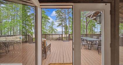 WATERFRONT Escape on Lake Sam Rayburn, next to The Point- Sleeps 11