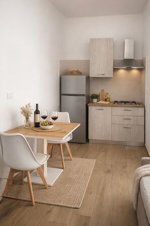 Dining - Studio apartment with kitchenette in the center and near the sea (Peschici)