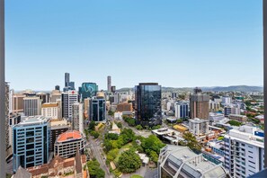 Apartment | View from property - Bright Apartment With Pool and Gym Access (Brisbane)