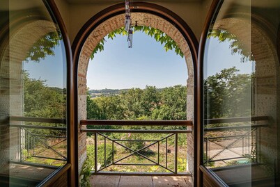 Authentic, modern house, pets welcome, a real haven of peace.