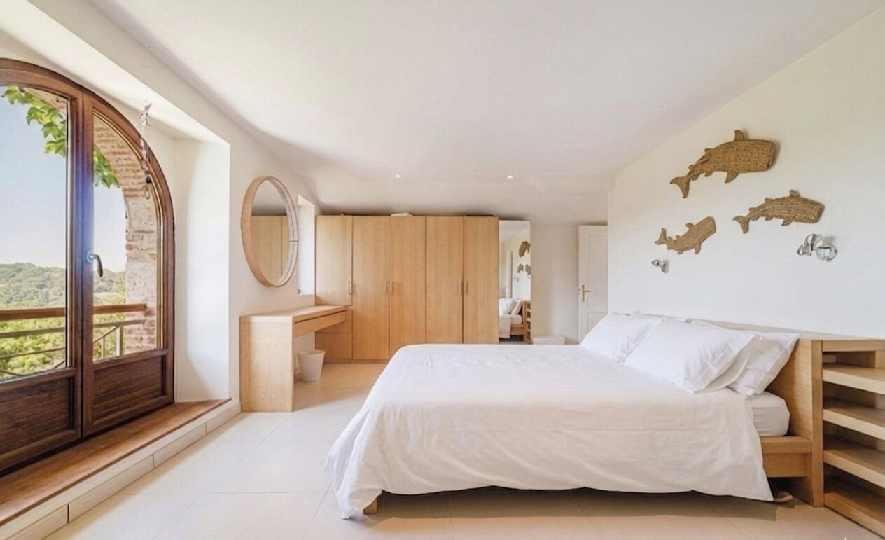 4 chambres, fer et planche à repasser, Wi-Fi, draps fournis