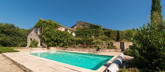 Authentic, modern house, pets welcome, a real haven of peace.