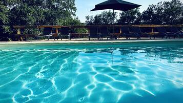 Piscine extérieure, piscine chauffée