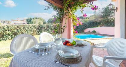 Villa 'Armonia - Privater Pool' mit Pool, WLAN und Klimaanlage