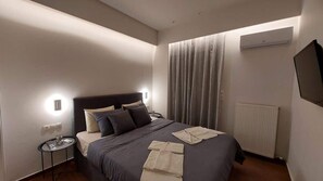 1 bedroom, iron/ironing board, travel cot, WiFi - Tsiamis Sea & Sun Suite - Homely Retreat (Lecheo)