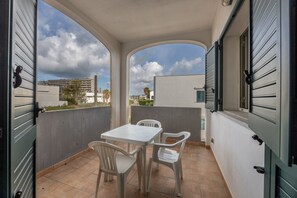 Outdoor dining - 2 Bedroom Apartment in Rivabella di Gallipoli RB152 (Rivabella)