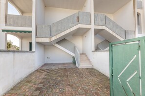 Property grounds - 2 Bedroom Apartment in Rivabella di Gallipoli RB152 (Rivabella)