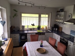 Refrigerador, horno, parrilla de estufa y lavavajillas 