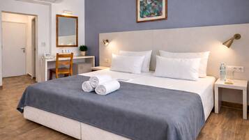 Standard-Doppel- oder -Zweibettzimmer, Balkon, Gartenblick | Schreibtisch, kostenloses WLAN, Rollstuhlgeeignet