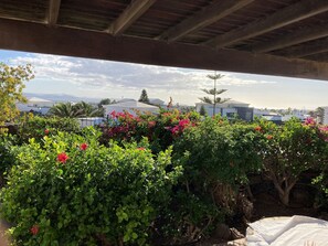 Property grounds - Casa Maravelle Faro Park | Sea Views | Heated Pool | Playa Blanca (Yaiza)