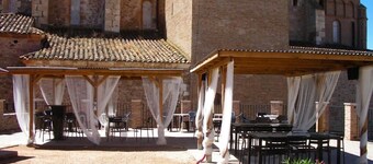 Apartamentos La Fonda