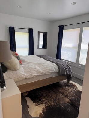 3 chambres, fer et planche à repasser, Wi-Fi, draps fournis
