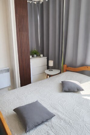 Room - Vrbo Property (Balaruc-les-Bains)