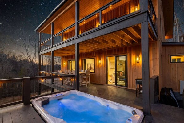 Terrace/patio - NEW!/SwimSpa/GameRoom/FirePit/Luxe with VIEWS! - Whiskey Jack (Sevierville)