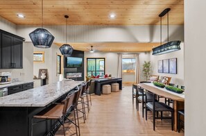 Interior - NEW!/SwimSpa/GameRoom/FirePit/Luxe with VIEWS! - Whiskey Jack (Sevierville)