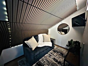 Living area - Designer Luxe Studio | King Suite + Work Space (Sacramento)