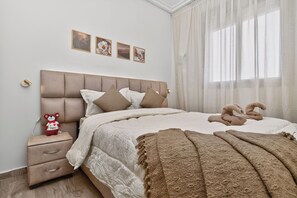 2 habitaciones, tabla de planchar con plancha, wifi y ropa de cama 