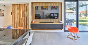 Interior - La Villa Pop I Talmont I 12 pers I Piscine & Pétanque (Talmont-Saint-Hilaire)
