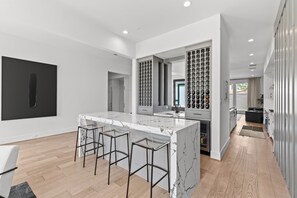 Interior - Luxury 4-bedroom house in a family-friendly Houston neighborhood (Houston)