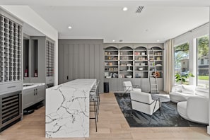 Interior - Luxury 4-bedroom house in a family-friendly Houston neighborhood (Houston)